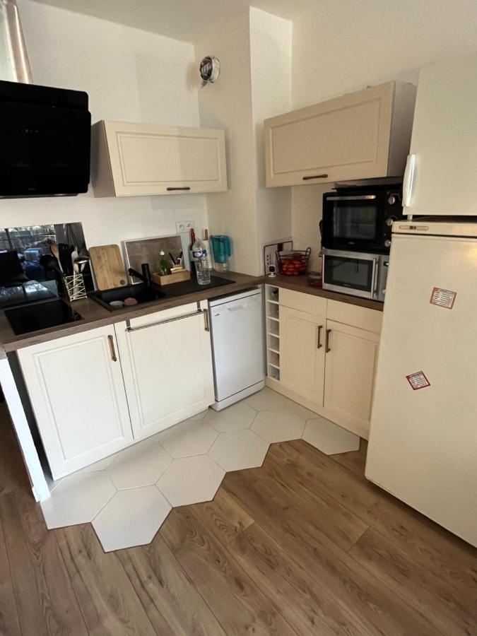 Joli Appartement 2 Pieces Proche Plage เฟรฌูส ภายนอก รูปภาพ